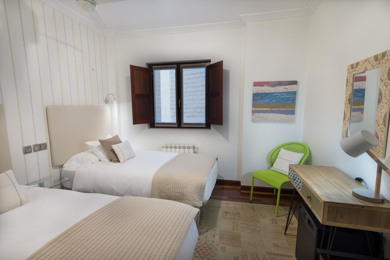 Cuatro Caminos Rooms Torrelavega Exterior photo