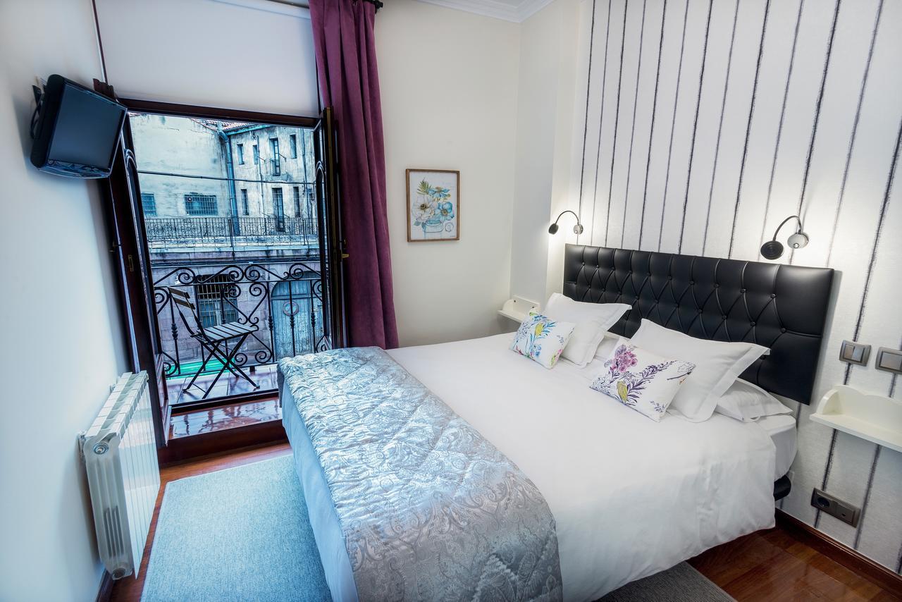Cuatro Caminos Rooms Torrelavega Exterior photo