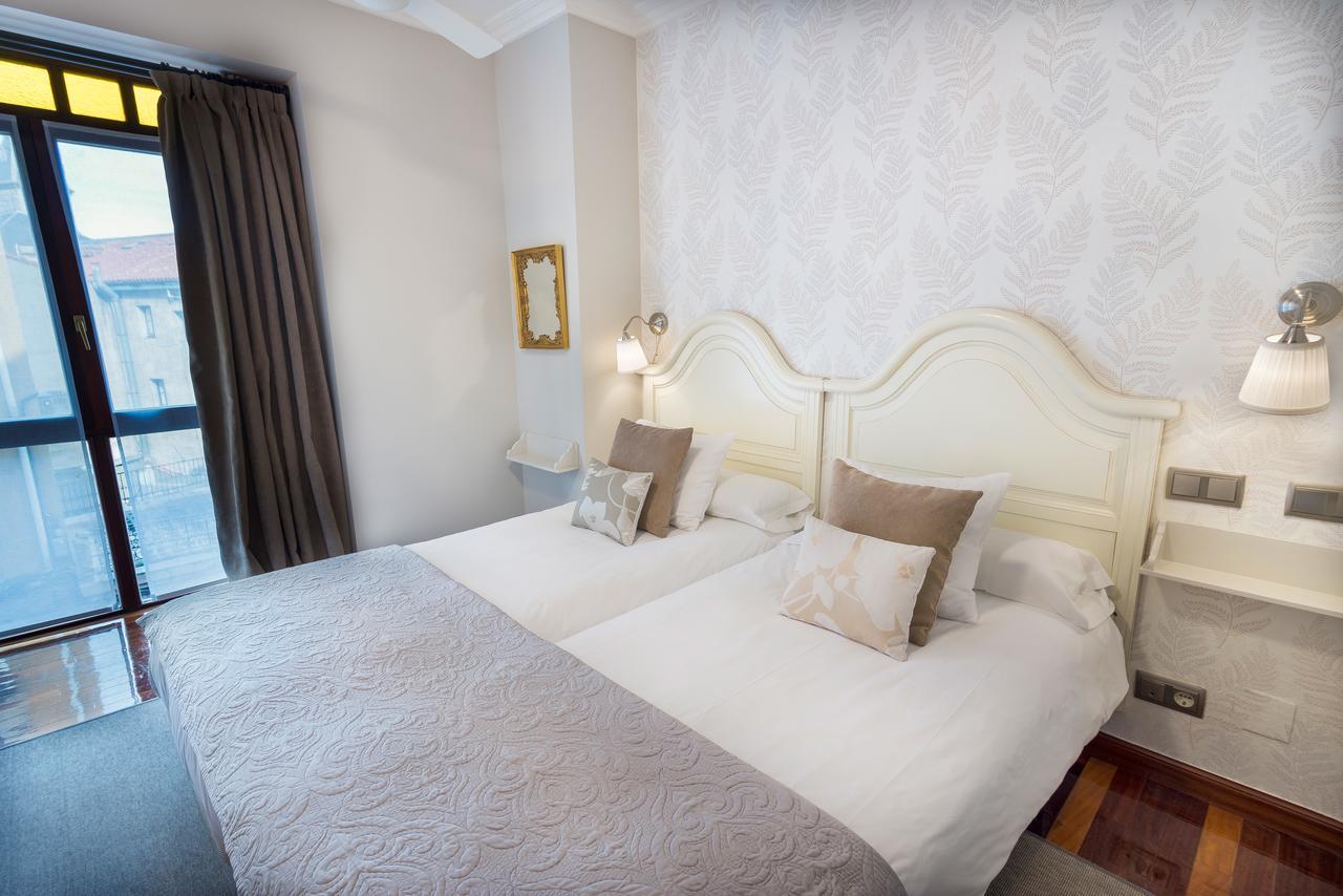 Cuatro Caminos Rooms Torrelavega Exterior photo