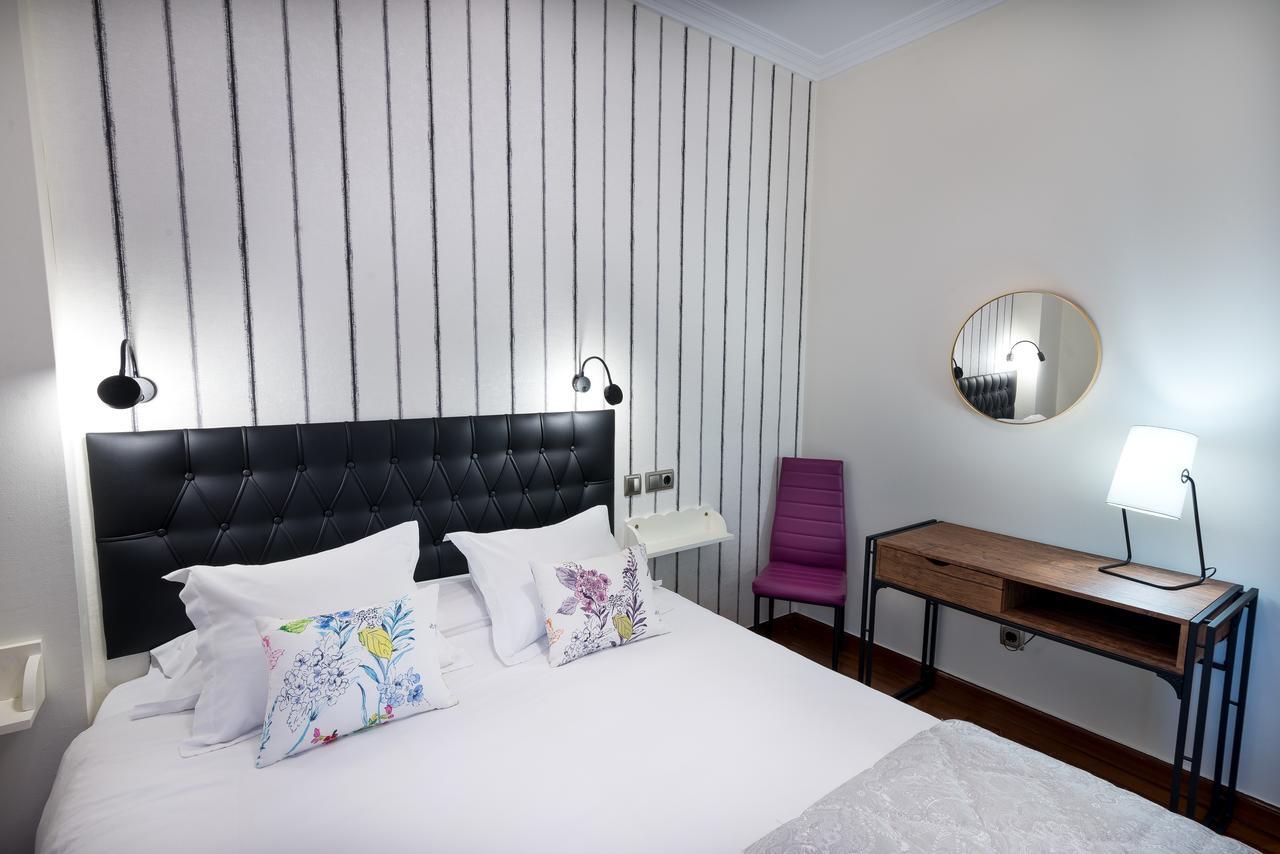 Cuatro Caminos Rooms Torrelavega Exterior photo